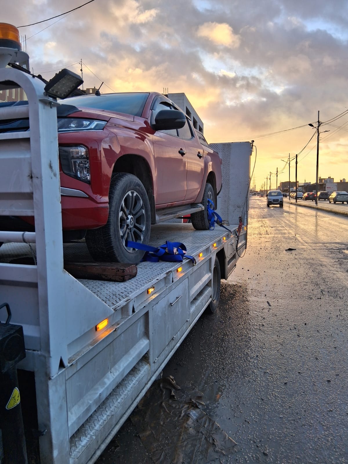 ونشات عمان - نقل السيارات المعطلة